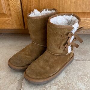 Ugg brand Boots, Kookaburra Boots by Ugg child size 3, woman’s size 5.
